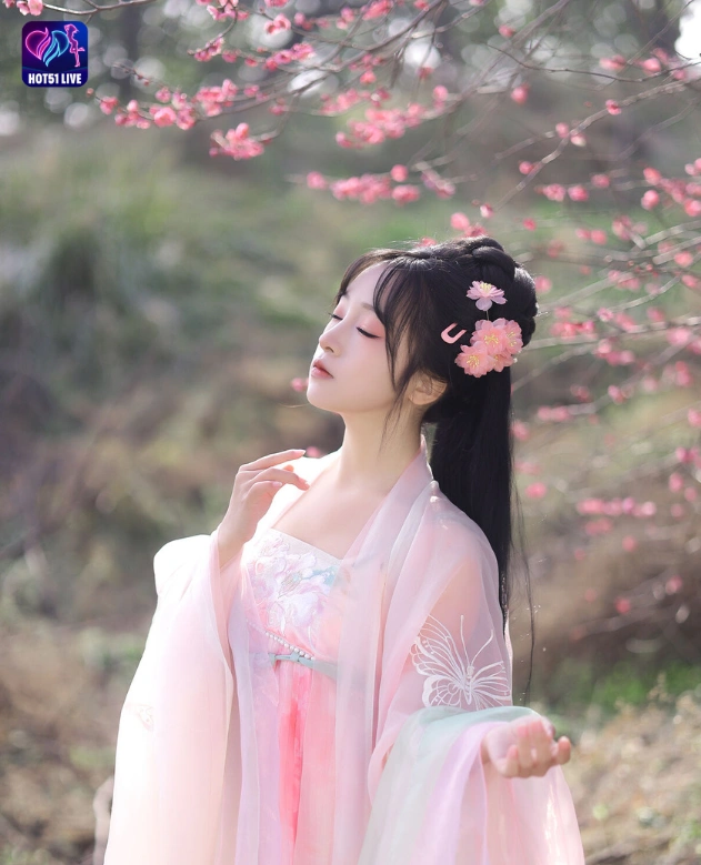 Jun Yin Lan,Hot51live